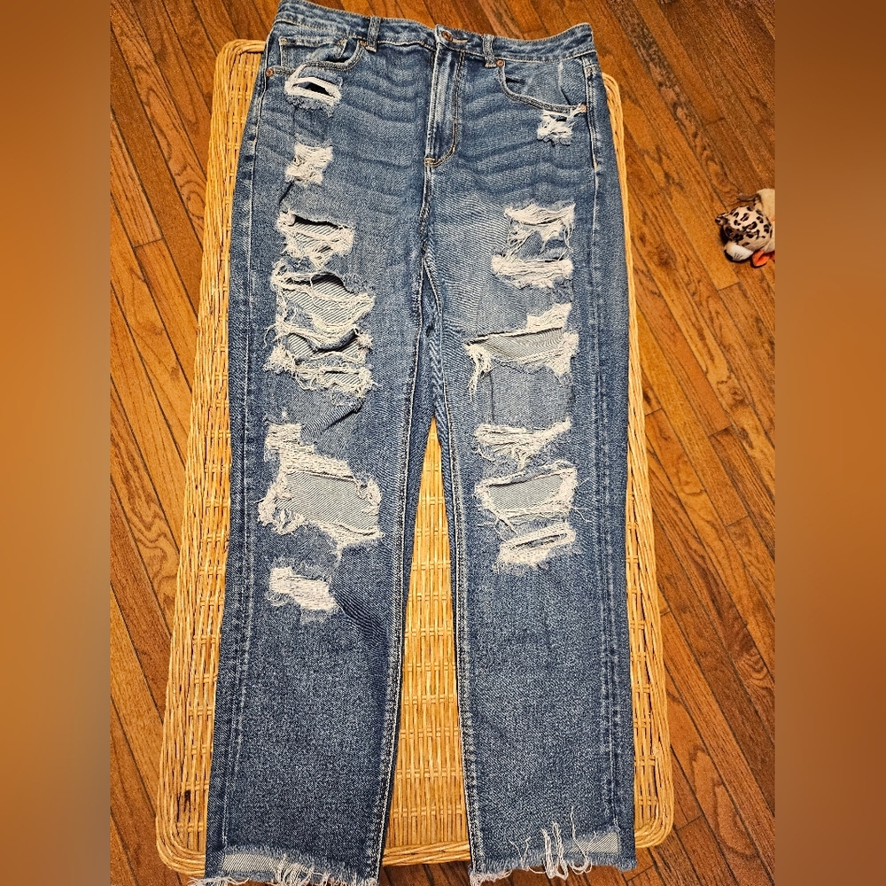 American Eagle Distressed Jeans